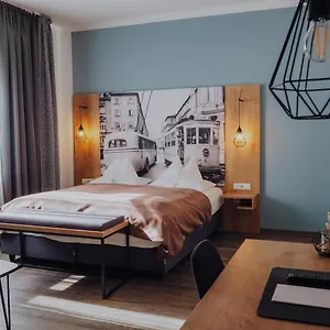 4* Otel Levy's & Breakfast